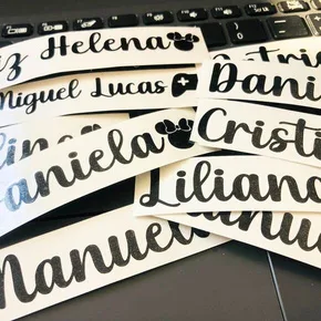Letras en vinil adhesivo