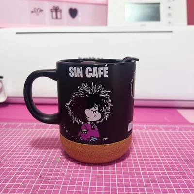 Taza Cerámica 11 oz con Base de Corcho y Tapa Antiderrame